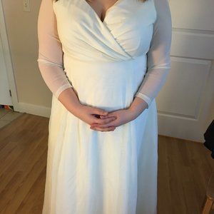 NEVER WORN Wedding Dress